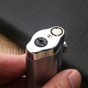 Lighter Og Rygningstilbehør |  Metal Luftfyldt Vindbeskyttende Tre-Vej Lighter Med Cigar Cutter, Observationsvindue Til At Tænde Cigarer, Moxibustion, Sandeltræ, Herre Gave. Lighter Og Rygningstilbehør Lighter Og Rygningstilbehør