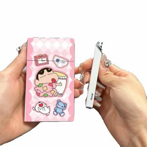 Lighter Og Rygningstilbehør |  Ny Crayon Shin-Chan Sød Lighter Og Cigaretetui I Pink Med Flamme, Bærbar, Tynd Model, 20 Stk. Pakke, Perfekt Gave Til Kæresten. Lighter Og Rygningstilbehør Lighter Og Rygningstilbehør