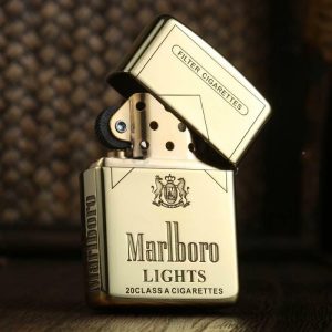 Lighter Og Rygningstilbehør |  Originale Vindresistente Lighter I Retro Design, Lavet Af Ren Kobber, Begrænset Udgave, Officiel Marlboro Armor Version – En Perfekt Gave Til Mænd. Lighter Og Rygningstilbehør Lighter Og Rygningstilbehør