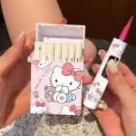 Lighter Og Rygningstilbehør |  Sød Cartoon Doraemon Grov Cigaretpakke Med 20 Stk. I En Samlet Cylindrisk Lighter, Høj Æstetik, Pink Cigaretter, Vind- Og Trykbestandig. Lighter Og Rygningstilbehør Lighter Og Rygningstilbehør