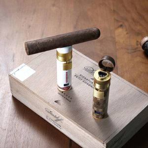 Lighter Og Rygningstilbehør |  Vanity Fair Replica Cigar Aluminiumsrør Lighter, Vindresistent, Oppustelig, Tre Direkte Strøm, Bærbar, Kreativ Og Personlig. Lighter Og Rygningstilbehør Lighter Og Rygningstilbehør